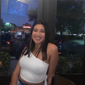 Meet your Posher, Andrea